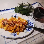 La Mela Nocleg ze śniadaniem 3*